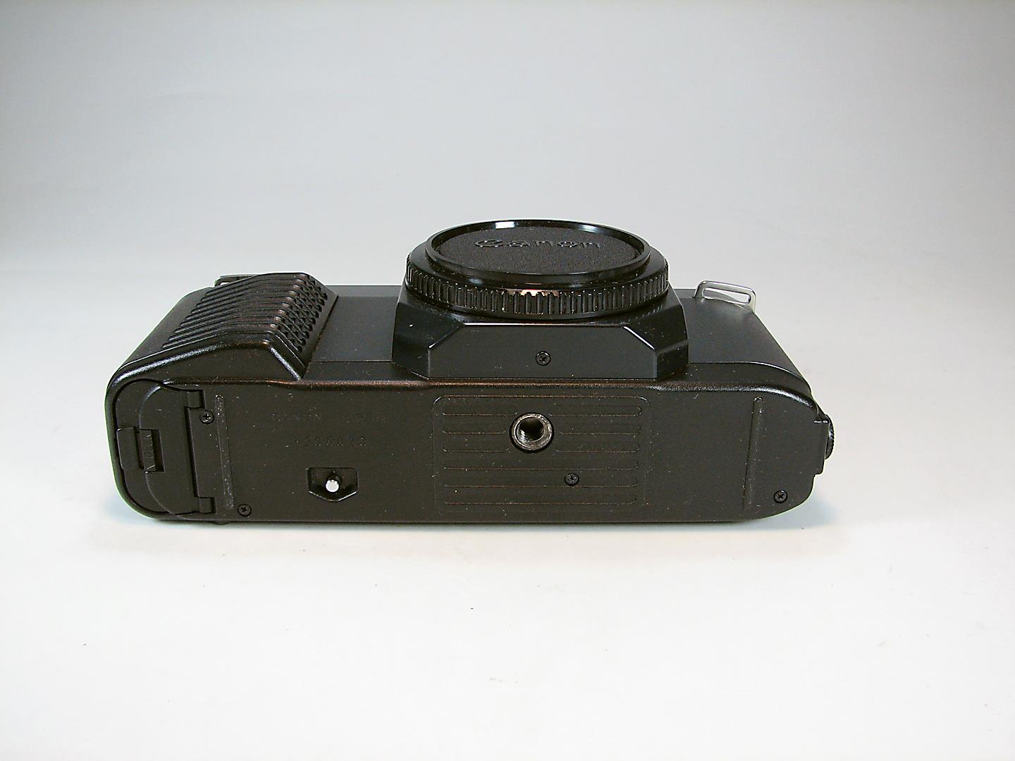 دوربین Canon T50 و فلاش و کیف با کارتن