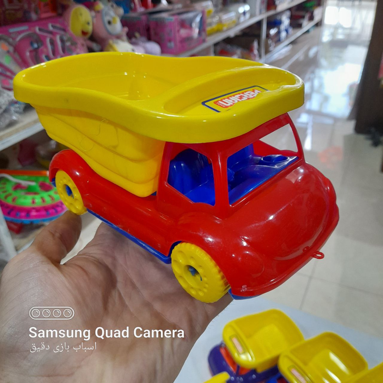   خرید اسباب بازی کامیون  به قیمت بسیار مناسب 