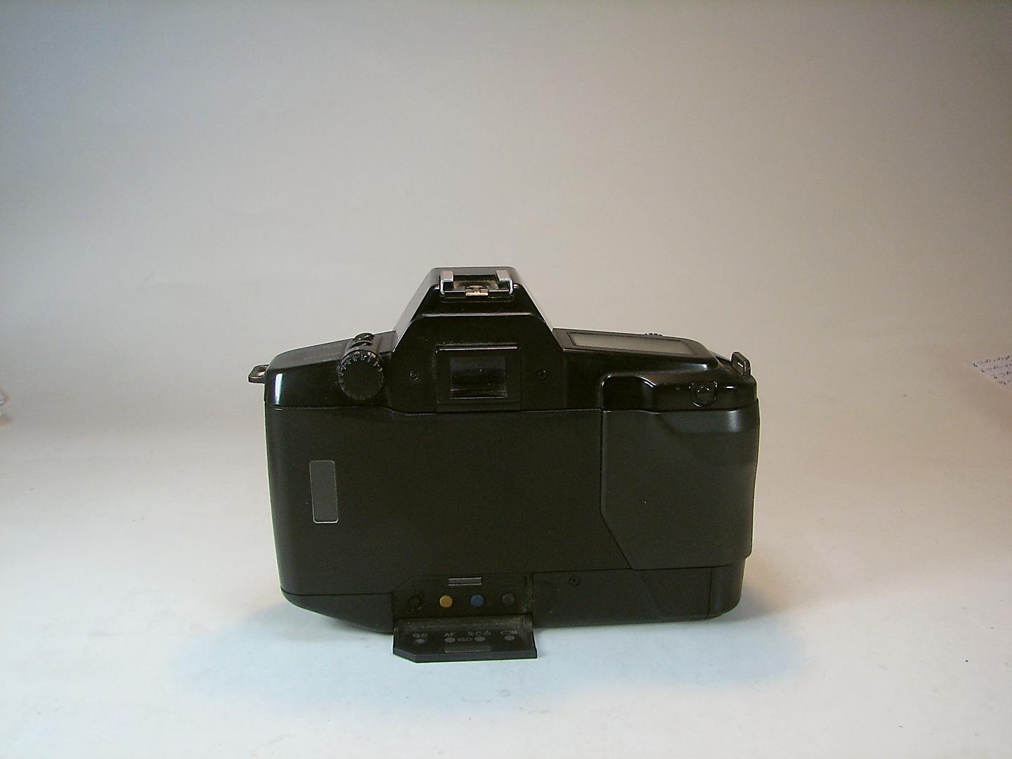 دوربین عکاسی آنالوگ کانن Canon EOS 650