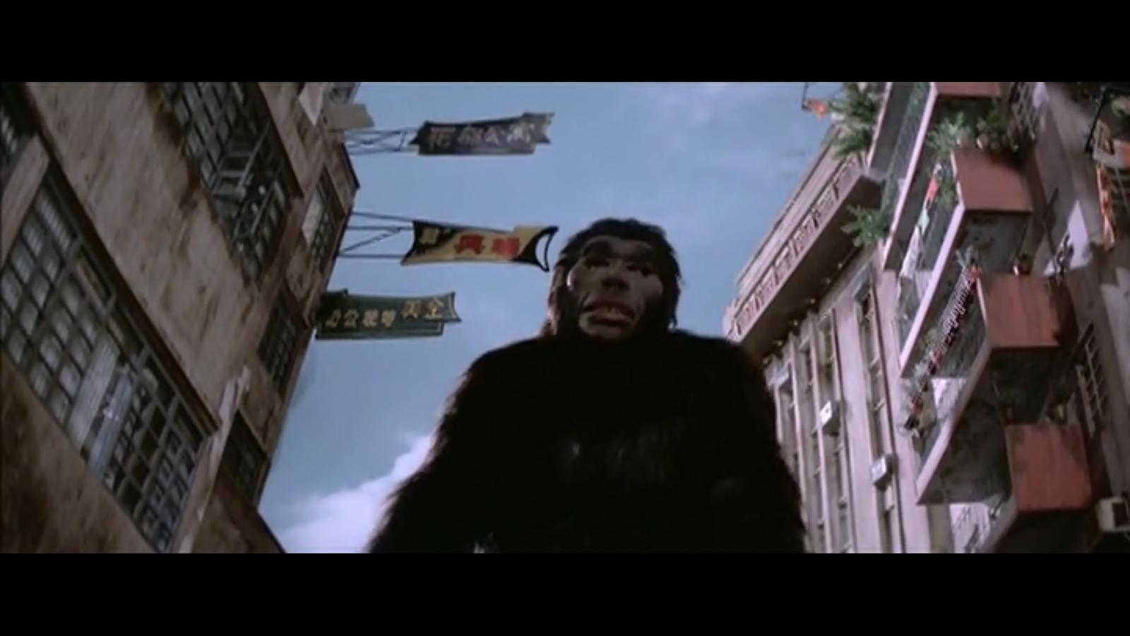 The_Mighty_Peking_Man_1977_razmikade_blogfa_com_mkv_snapshot