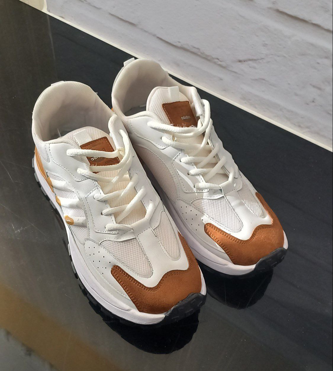 کفش ورزشی مردانه عسلی سفید Adidas مدل Toka