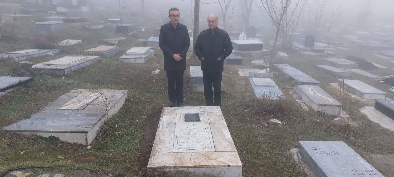 زیارت مزار زنده یاد استاد علی پاشاپور